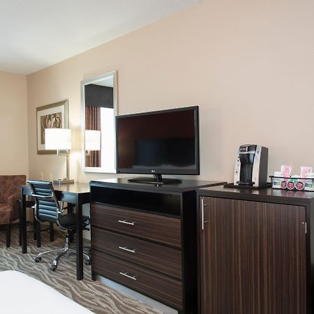 Holiday Inn Express Hotel & Suites Grand Rapids-North By Ihg Exterior foto