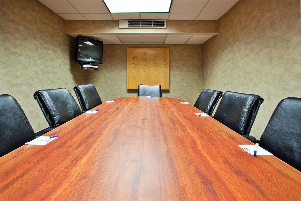 Holiday Inn Express Hotel & Suites Grand Rapids-North By Ihg Facilidades foto
