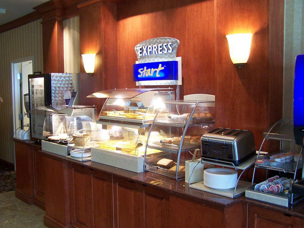 Holiday Inn Express Hotel & Suites Grand Rapids-North By Ihg Exterior foto
