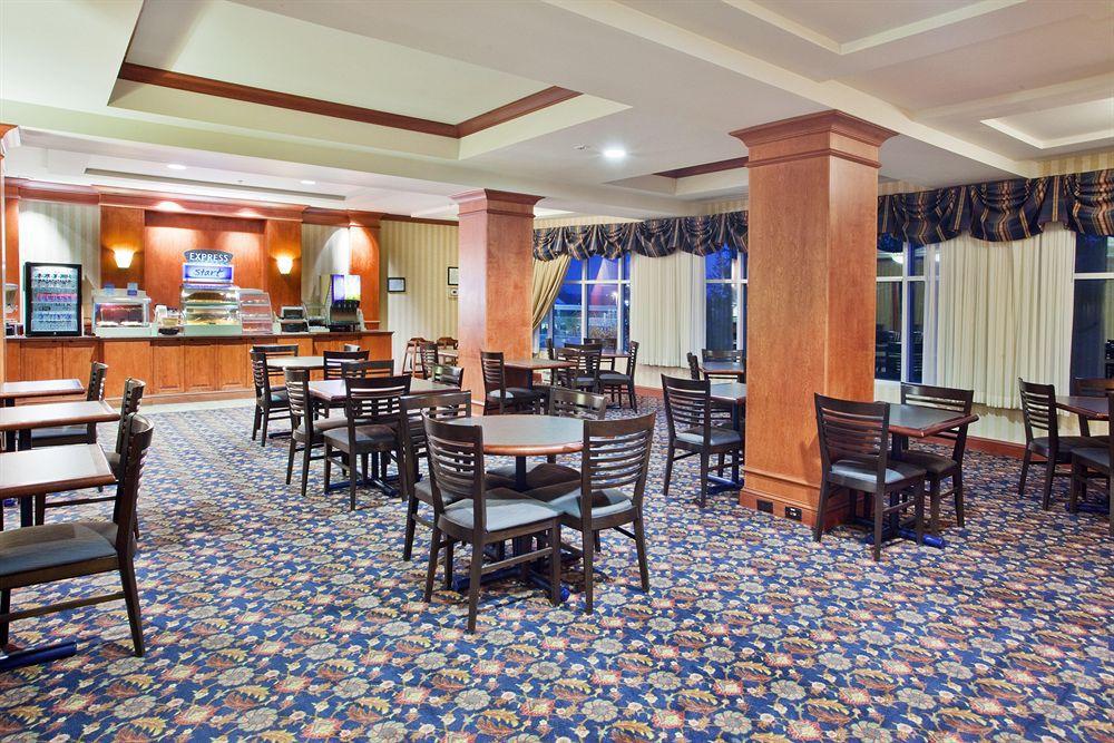 Holiday Inn Express Hotel & Suites Grand Rapids-North By Ihg Restaurante foto
