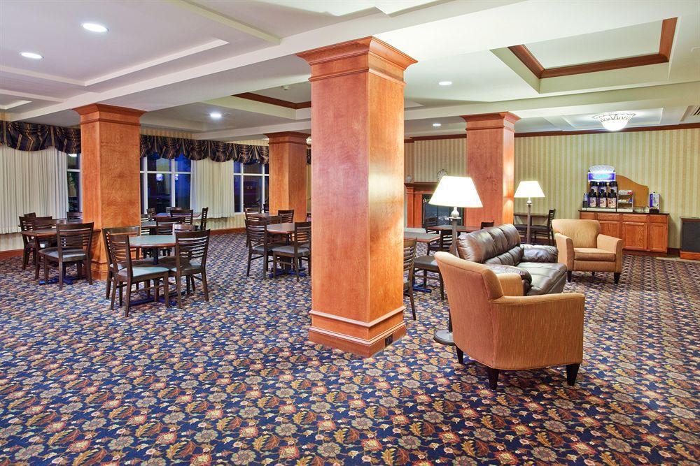 Holiday Inn Express Hotel & Suites Grand Rapids-North By Ihg Exterior foto