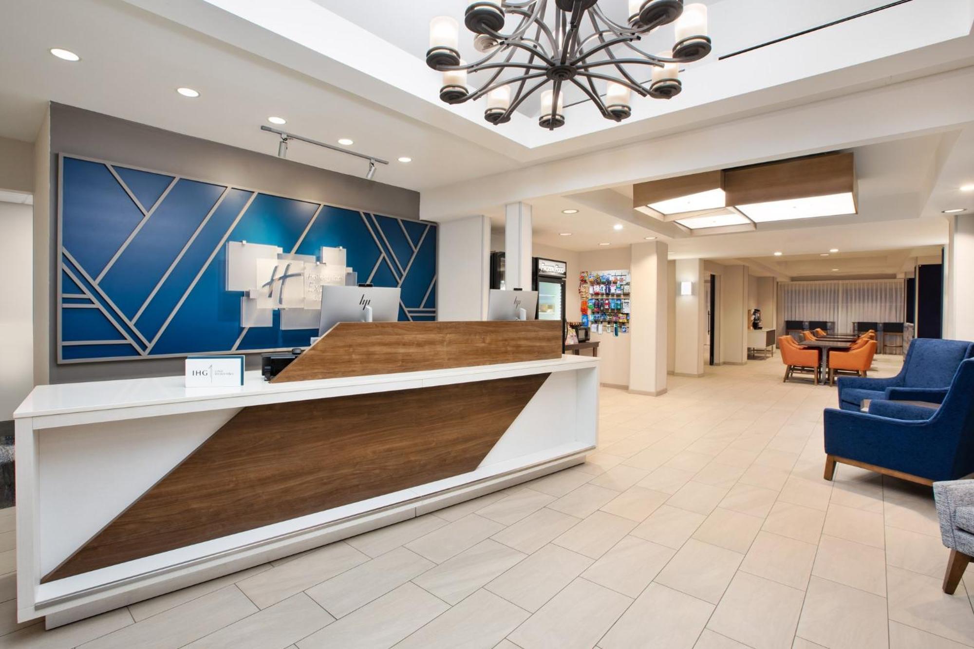 Holiday Inn Express Hotel & Suites Grand Rapids-North By Ihg Exterior foto