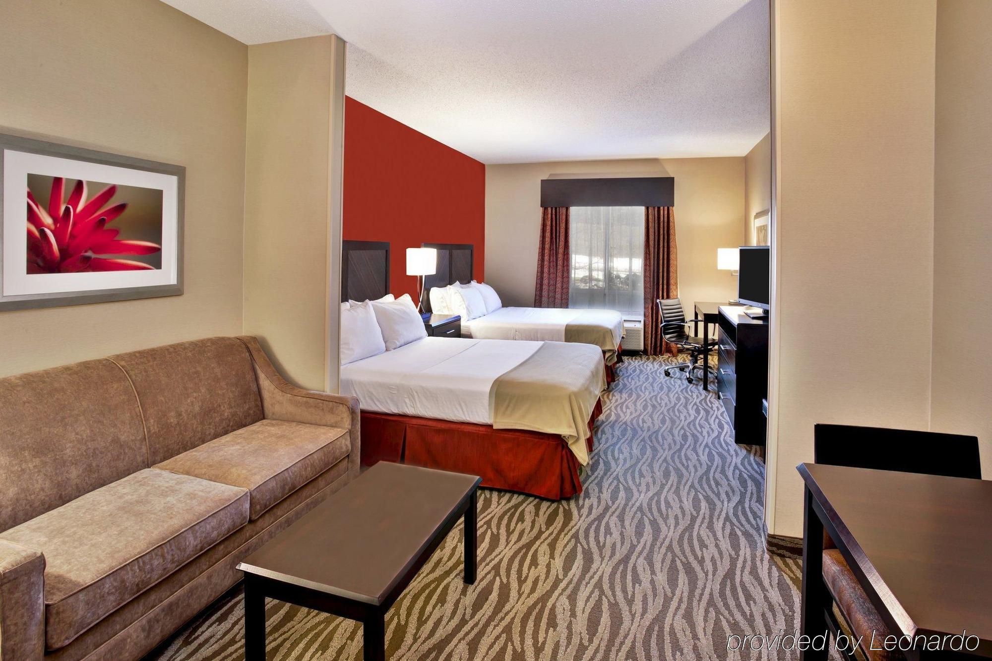 Holiday Inn Express Hotel & Suites Grand Rapids-North By Ihg Exterior foto