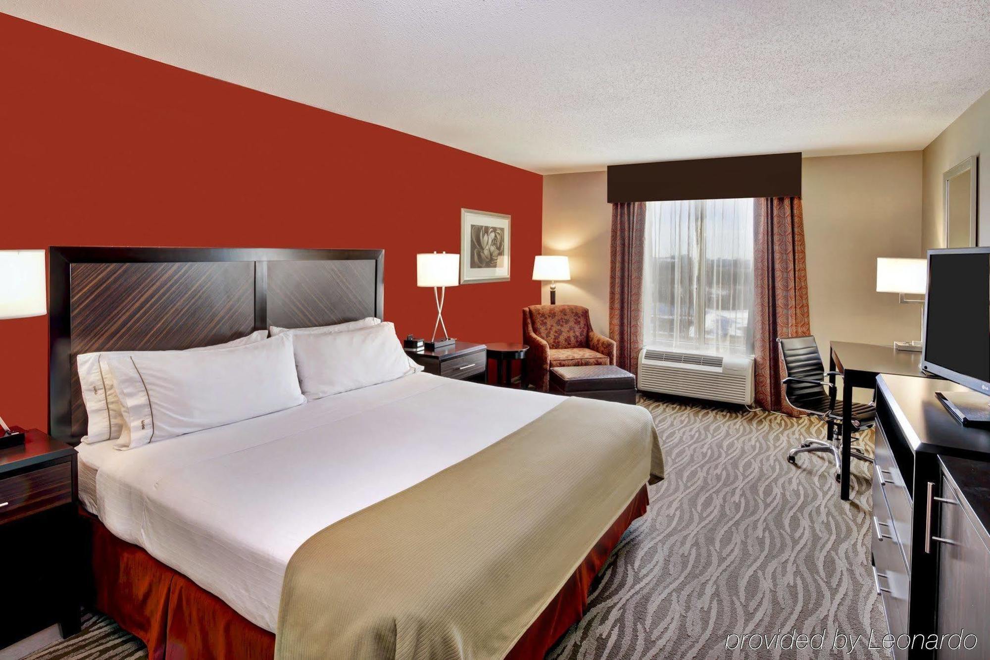 Holiday Inn Express Hotel & Suites Grand Rapids-North By Ihg Exterior foto