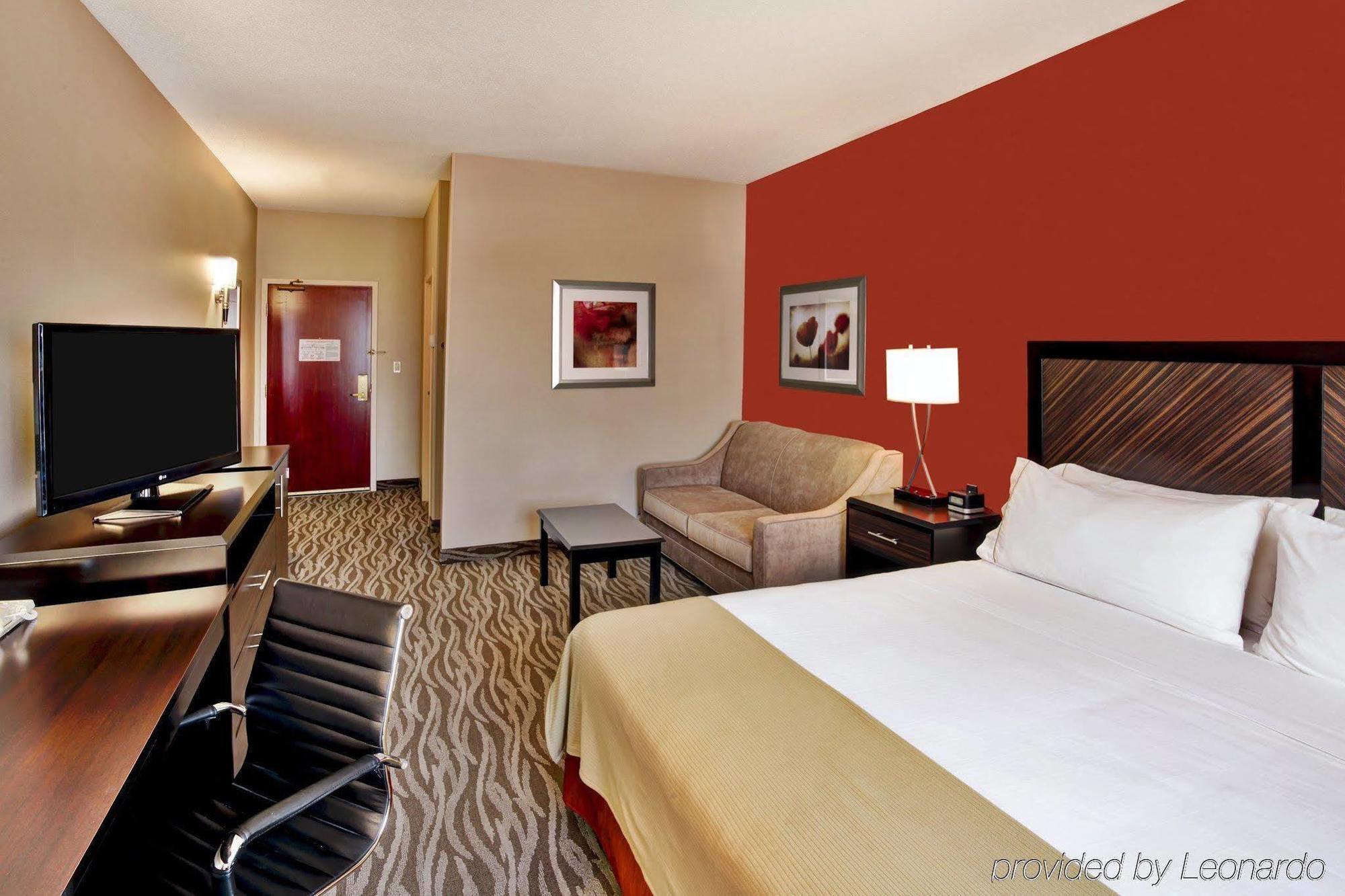 Holiday Inn Express Hotel & Suites Grand Rapids-North By Ihg Exterior foto